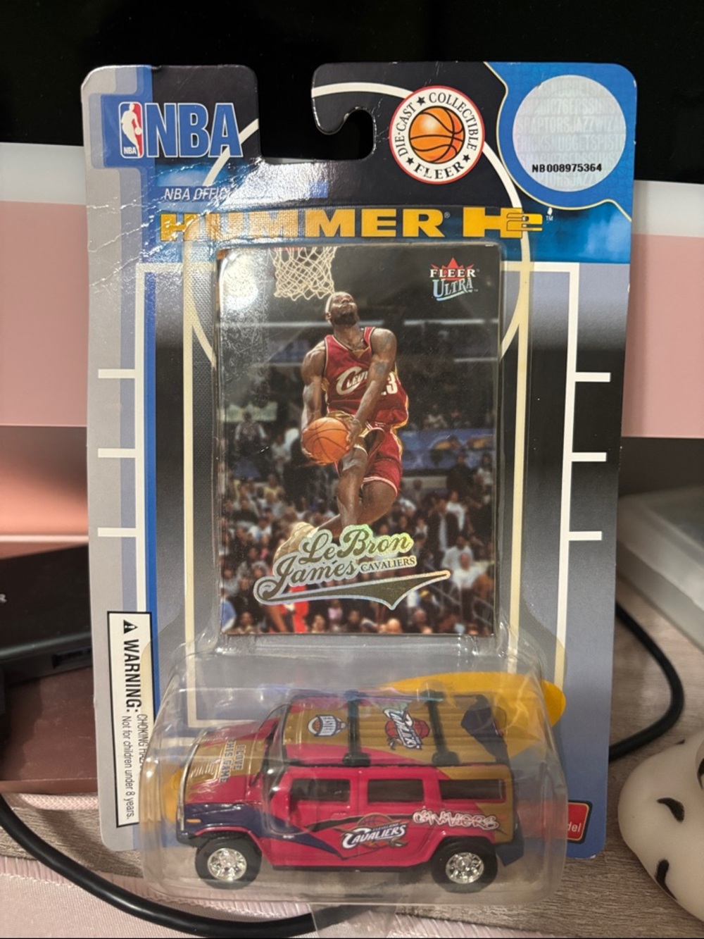 Fleer Ultra LeBron James Hummer H2 Die-Cast Vehicle – Red and Gold